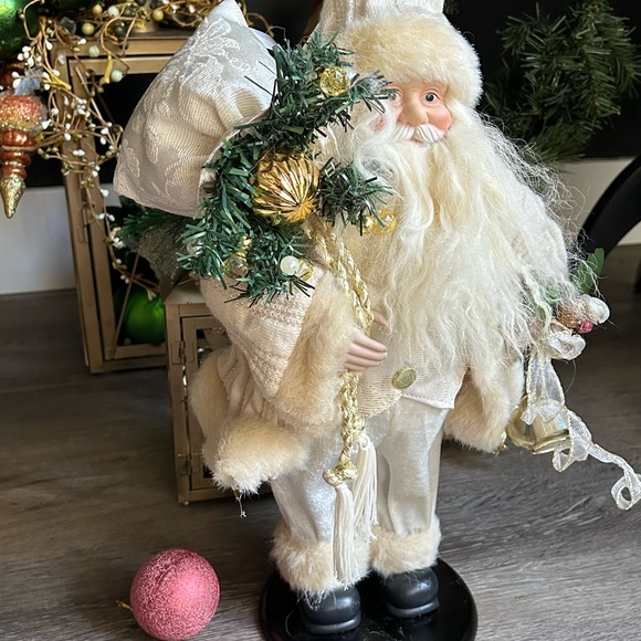 Santa - Picture 5 of 10